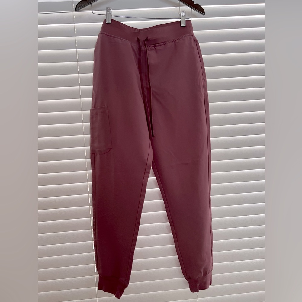 Mandala scrub joggers, mauve